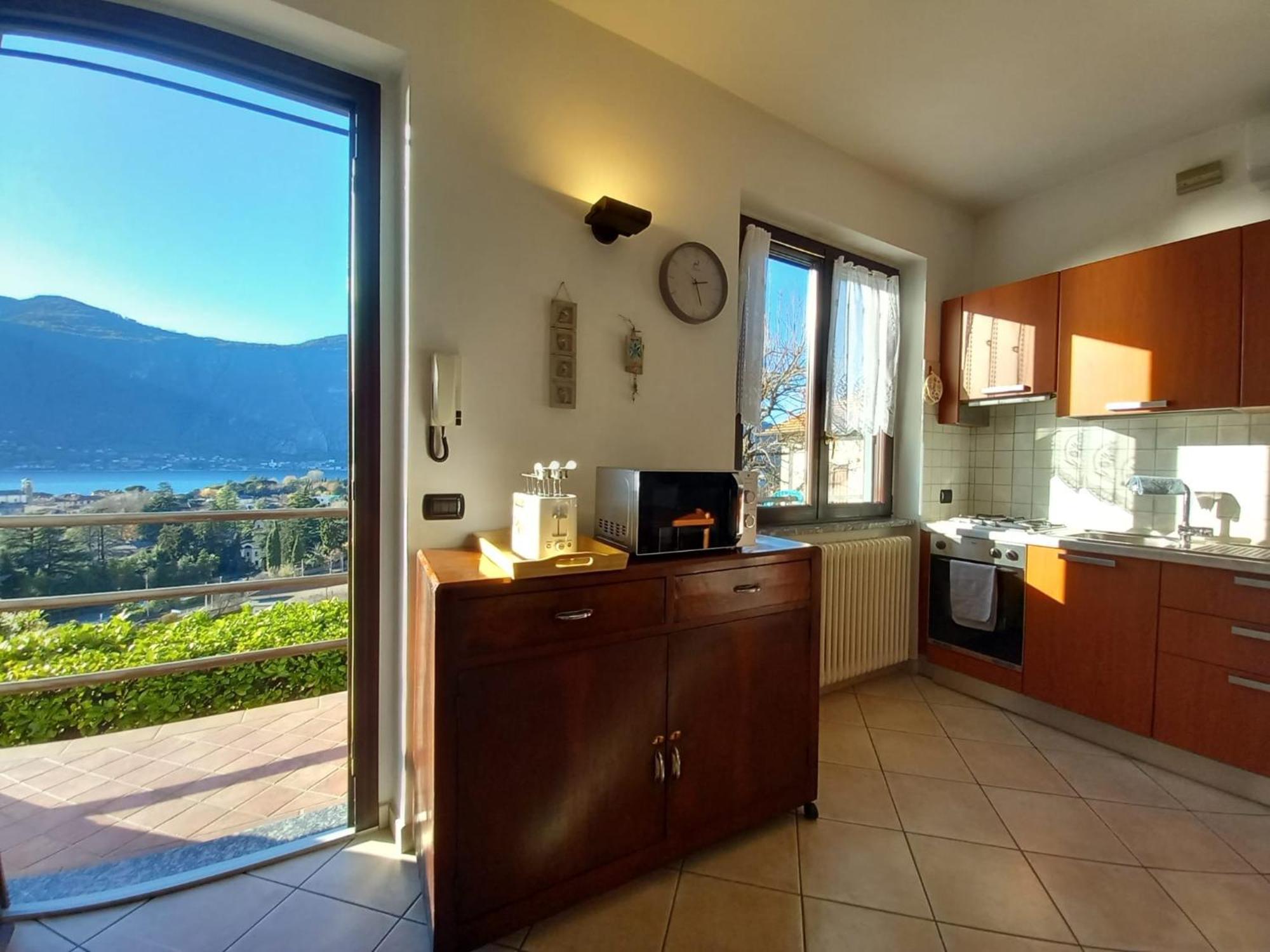 Lake And Guzzi View - Holiday Home マンデッロ・デル・ラーリオ エクステリア 写真
