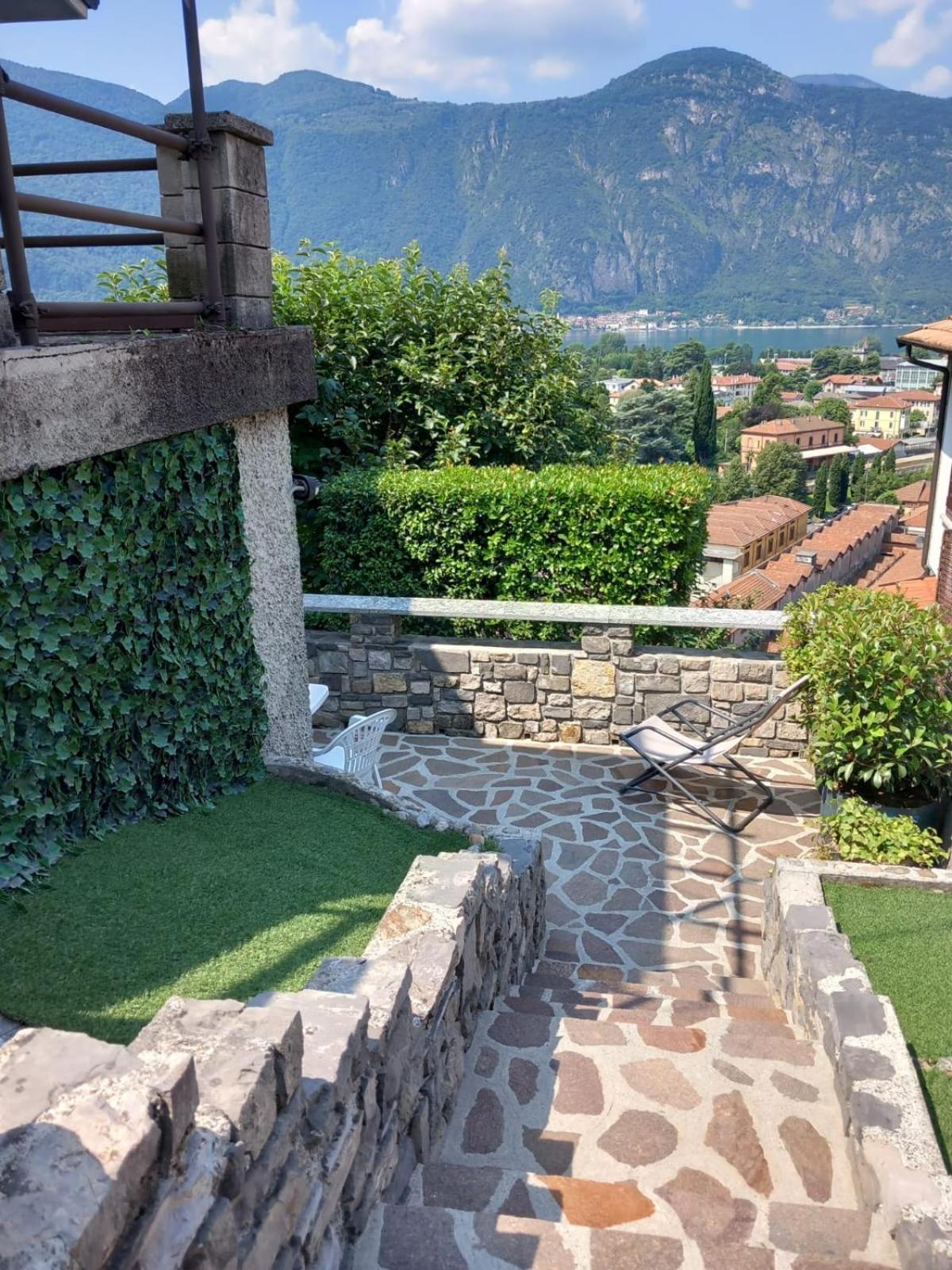 Lake And Guzzi View - Holiday Home マンデッロ・デル・ラーリオ エクステリア 写真