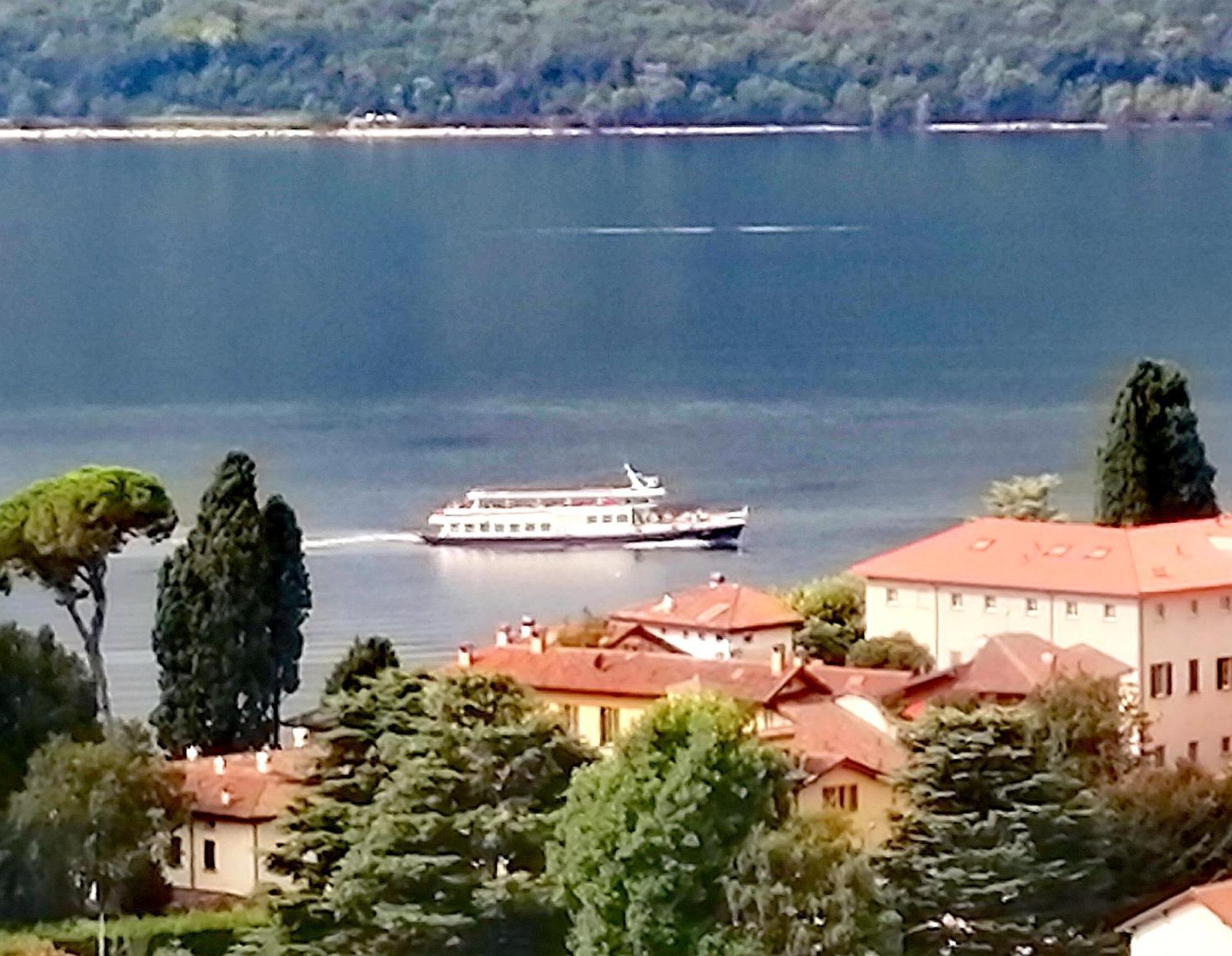 Lake And Guzzi View - Holiday Home マンデッロ・デル・ラーリオ エクステリア 写真
