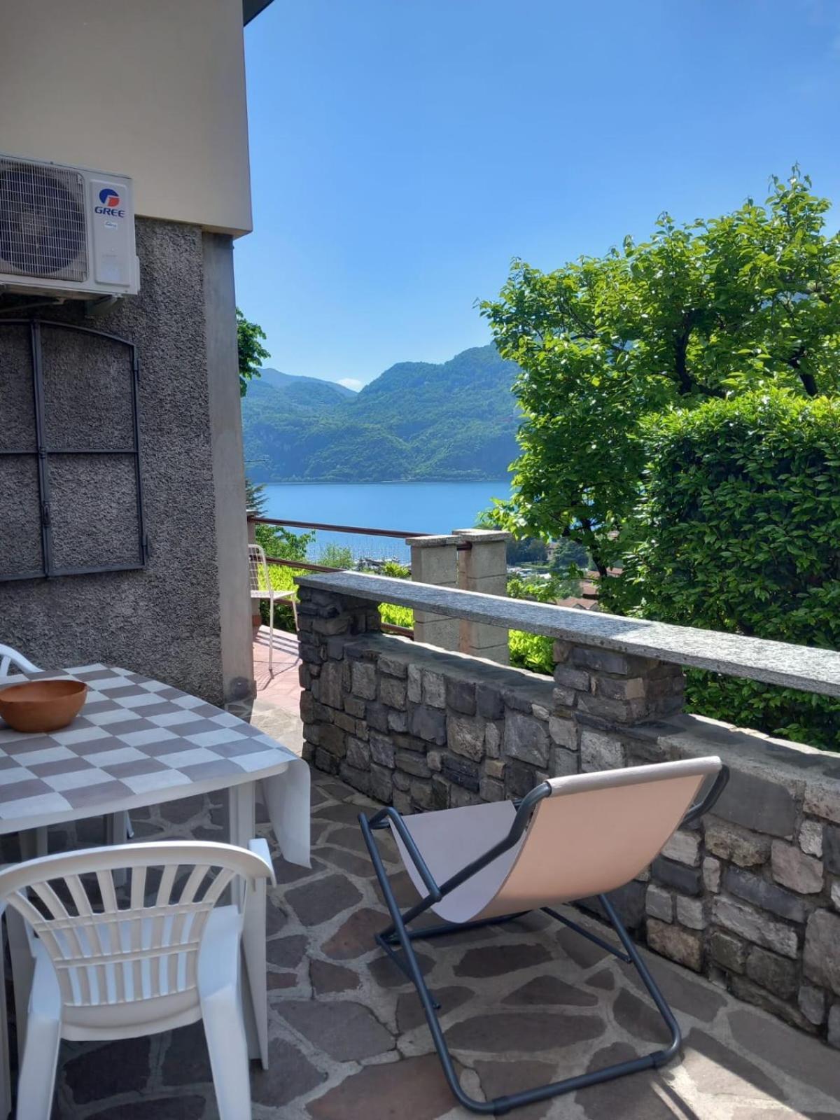 Lake And Guzzi View - Holiday Home マンデッロ・デル・ラーリオ エクステリア 写真